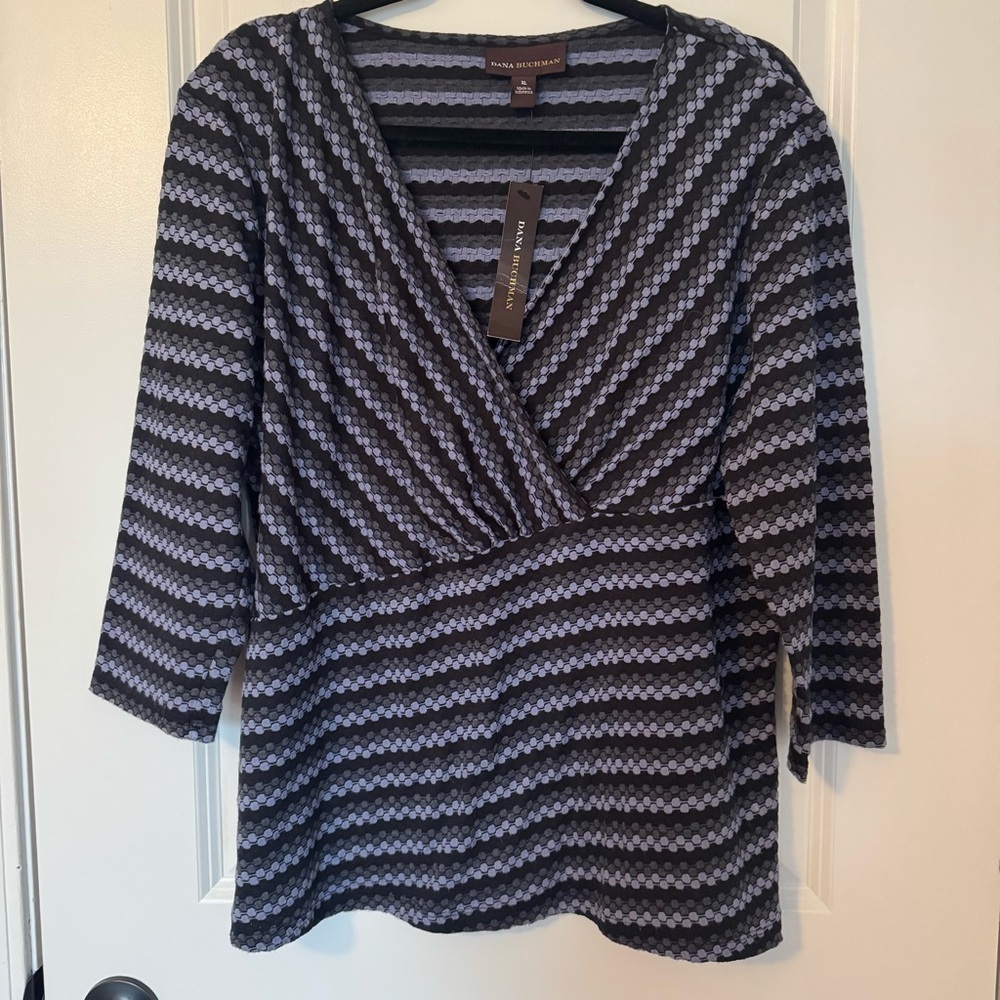 NWT Dana Buchman Black and Gray Women's XL Top